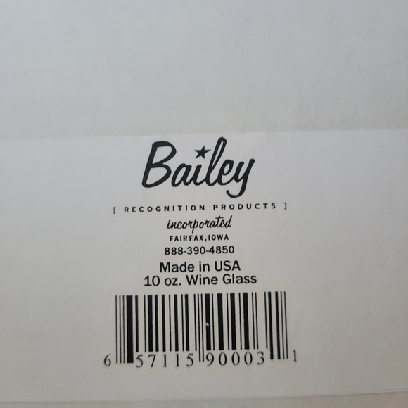 UNIVERSITY OF IOWA WINE GLASSES - Picture 4 of 8